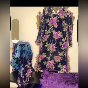 Floral Velvet Dress and Scarf Set sz 21 chest